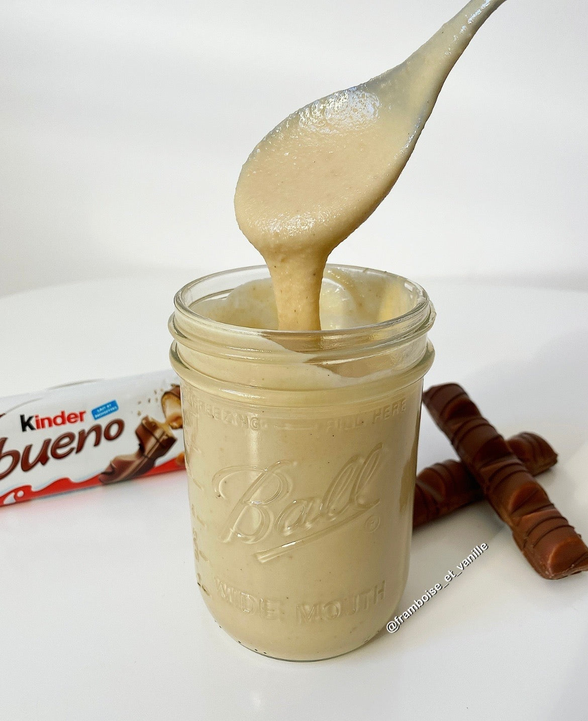 Pâte à tartiner NOCCIOLATA blanca, sans huile de palme goût Kinder Bueno/ El Mordjene 147 g