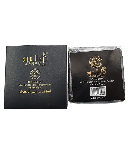 Pack 2 Bakhour – THARA AL OUD 80 grammes de Lattafa
Notes de tête: Vanille, Cardamome
Notes de cœur: Bois de oud, Encens, Bois de santal
Notes de fond: Ambre et Cuir